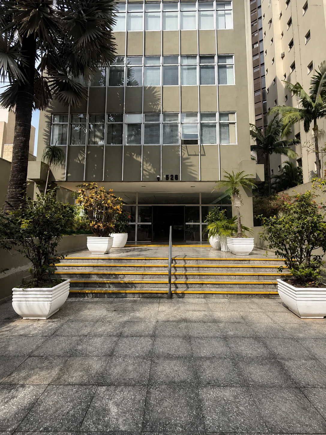 Fachada do edifício onde fica o consultório